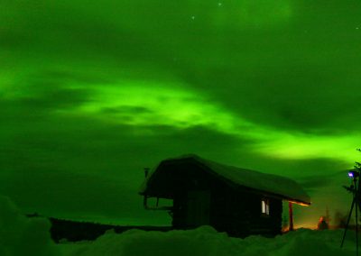 Nordlichter in Schweden Lappland Ruhe Abenteuer Cabins Urige Blockhütten zum Entspannen