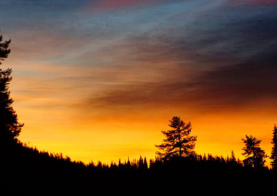 Lappland Ruhe Abenteuer Cabins Urige Blockhütten zum Entspannen Sonnenuntergang
